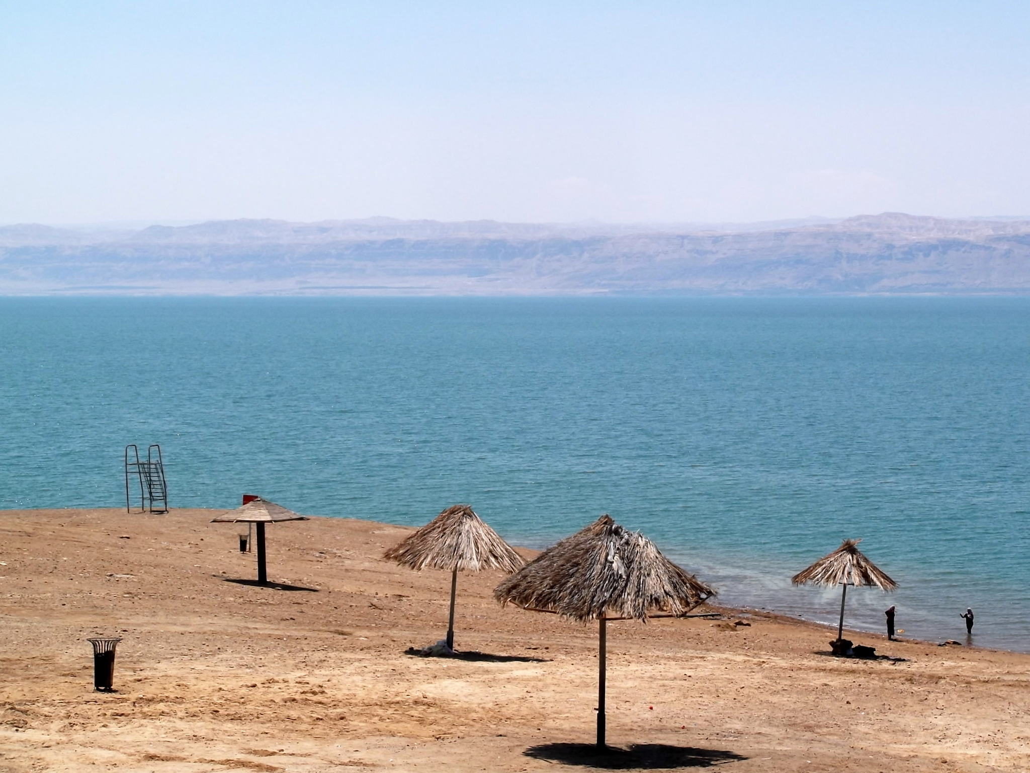Dead Sea skin care best practices: how to use the mud and minerals without damaging your skin